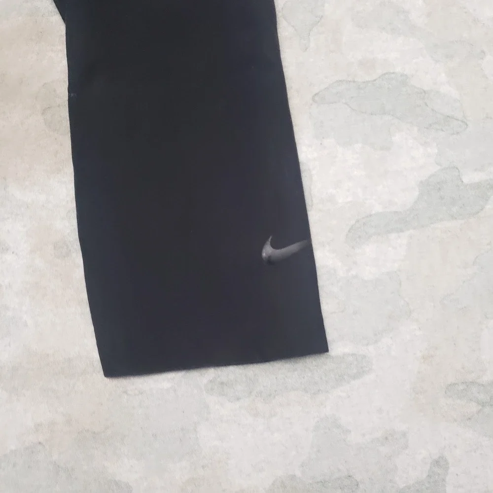 Nike Capri Leggings Womens Medium Black Dri-Fit Pull On Running Gym Yoga Outdoor